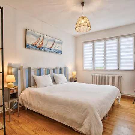 Дом отдыха Maison De Avec 2 Et Cuisine Equipee Au Coeur De Cabourg, Proche - 4 Pers. - Fr-1-788-1 *