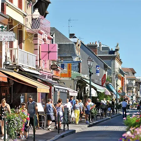 Maison De Avec 2 Et Cuisine Equipee Au Coeur De Cabourg, Proche - 4 Pers. - Fr-1-788-1 * Cabourg