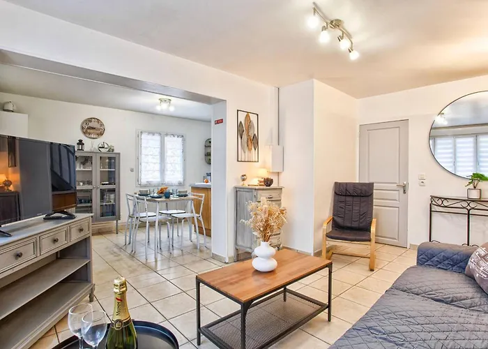 Casa de Férias Maison De Avec 2 Et Cuisine Equipee Au Coeur De Cabourg, Proche - 4 Pers. - Fr-1-788-1 Cabourg