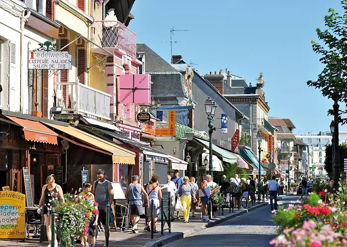 Maison De Avec 2 Et Cuisine Equipee Au Coeur De Cabourg, Proche - 4 Pers. - Fr-1-788-1 * Cabourg